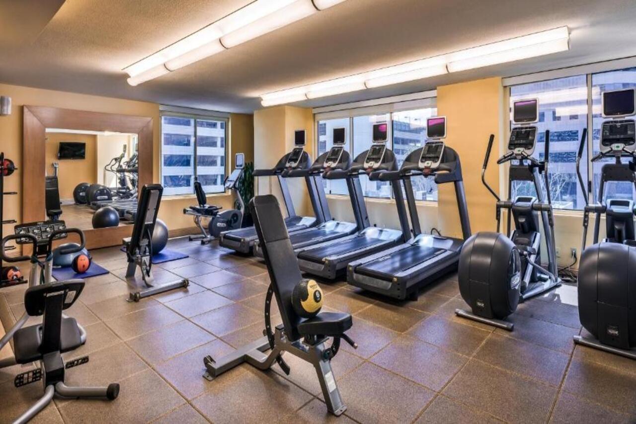 Hilton Woodland Hills/ Angeles Hotel
