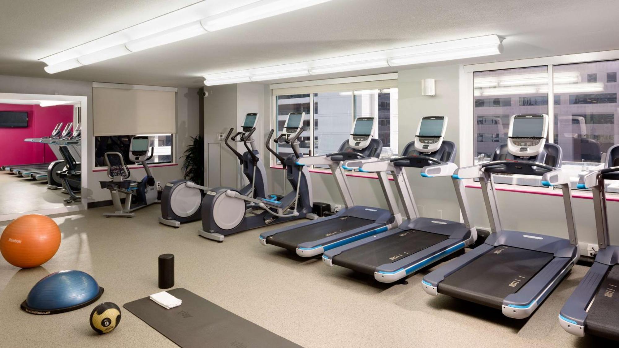 Hotel Hilton Woodland Hills/ Angeles 3*