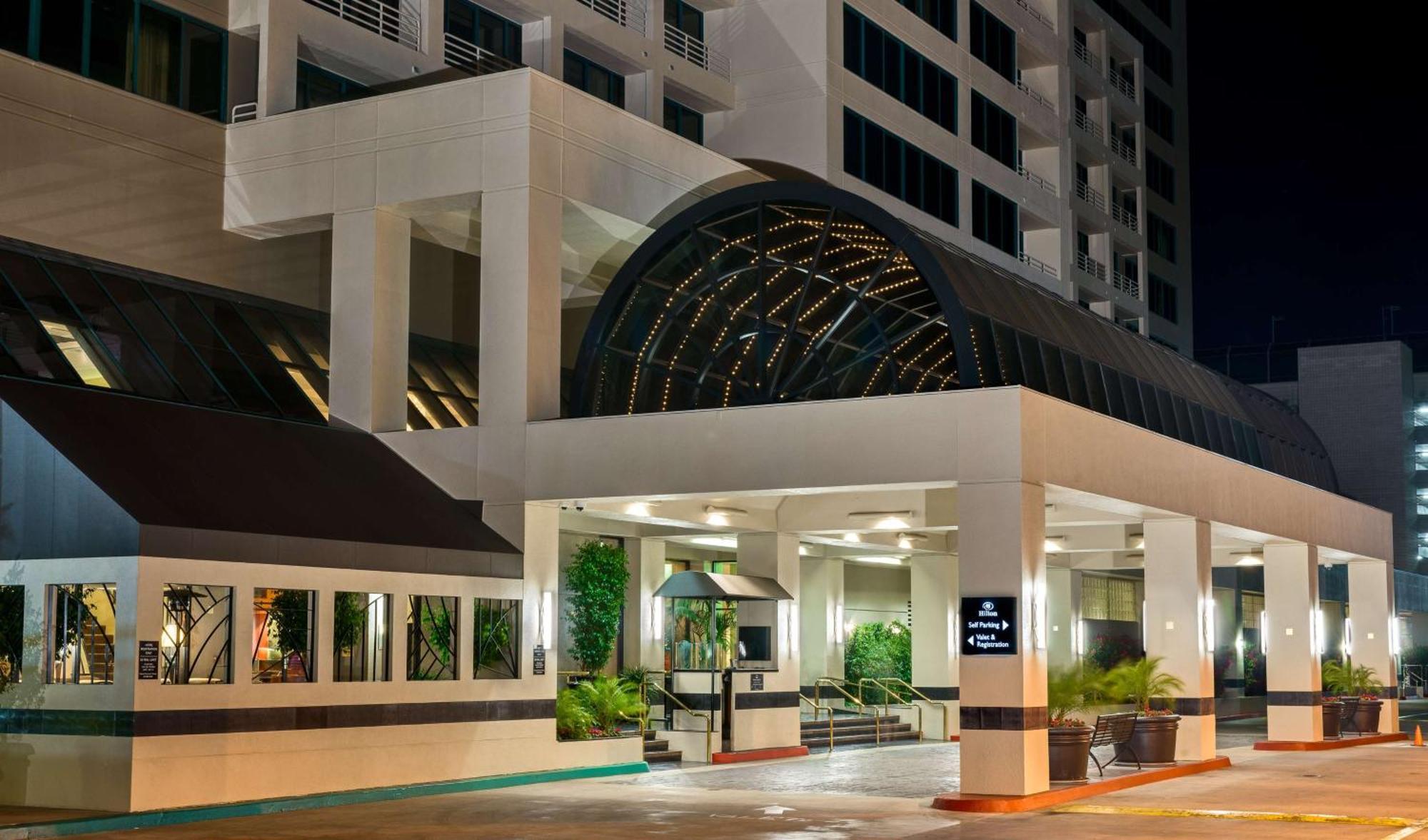 Hilton Woodland Hills/ Angeles Hotel