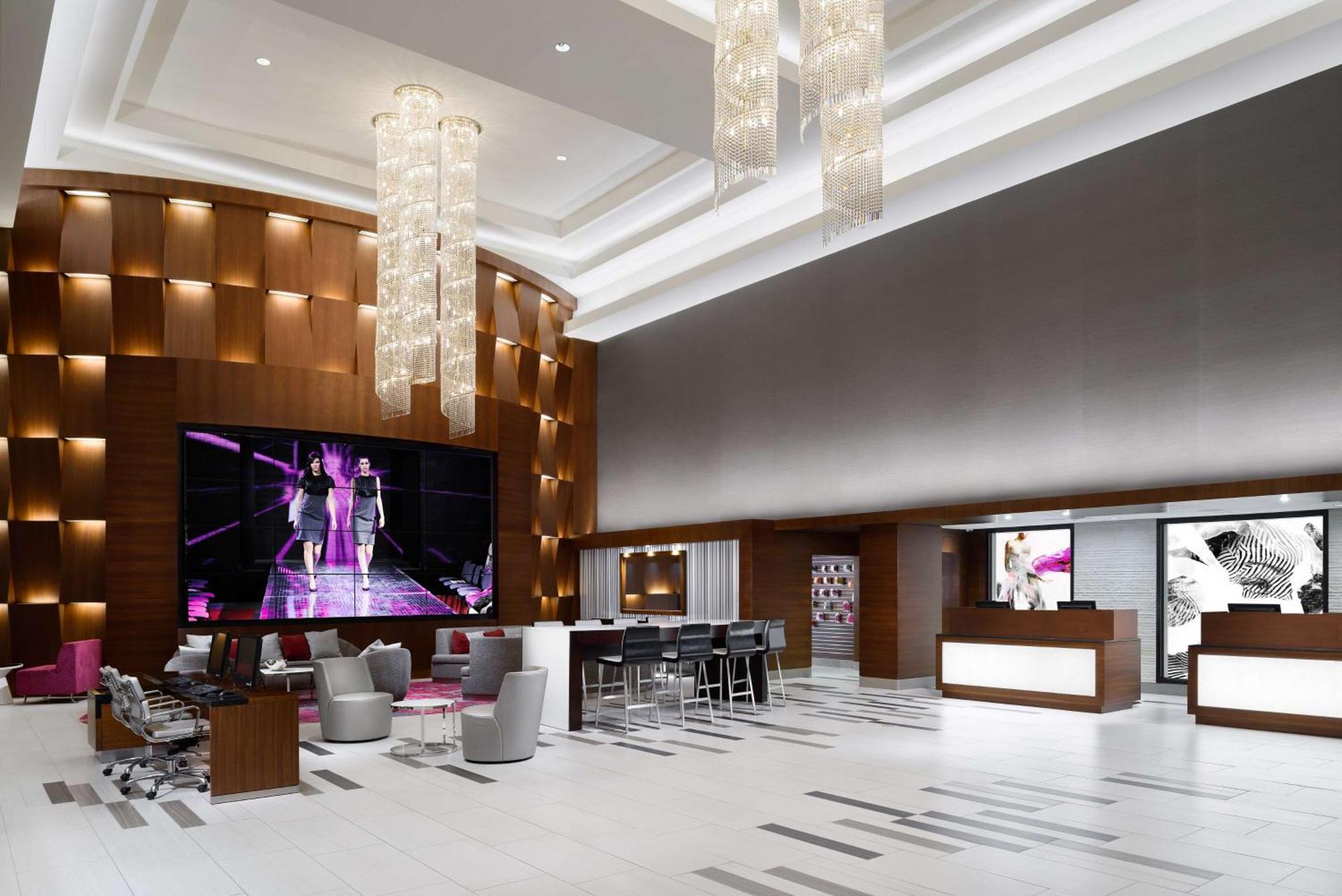 Hilton Woodland Hills/ Angeles 3*